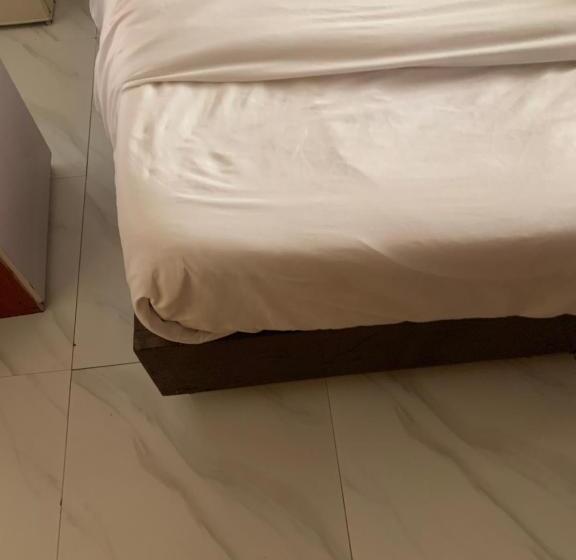 اتاق اکونومی, Canada World Event Centre, Fitness And