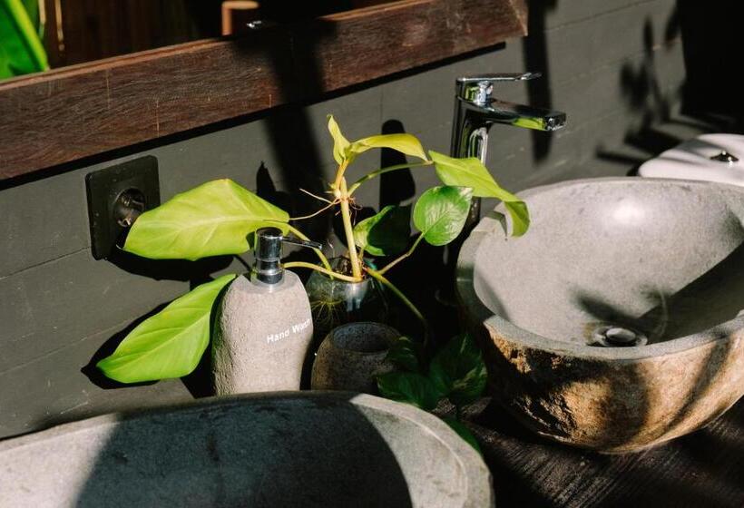 标准间, Desa Cabins