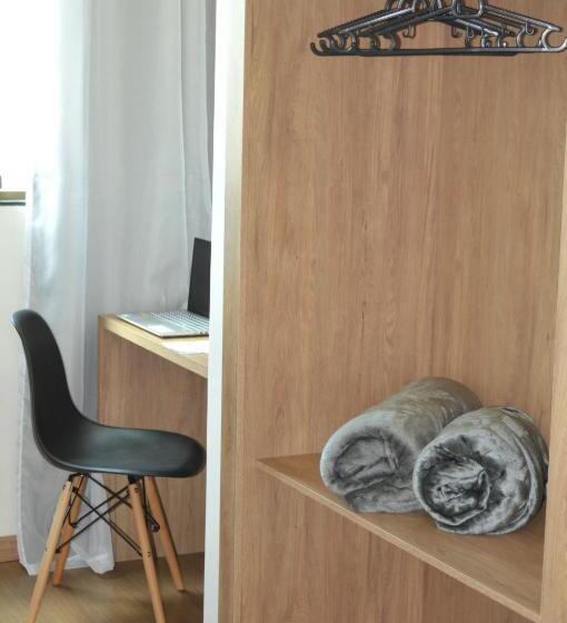 غرفة سوبيريور, Di Genova