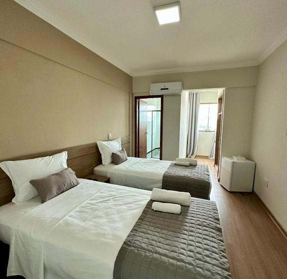 غرفة سوبيريور, Di Genova