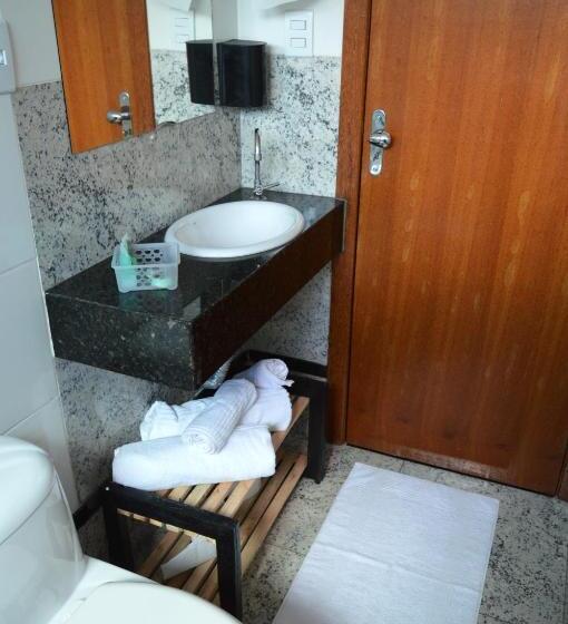 غرفة ديلوكس, Di Genova