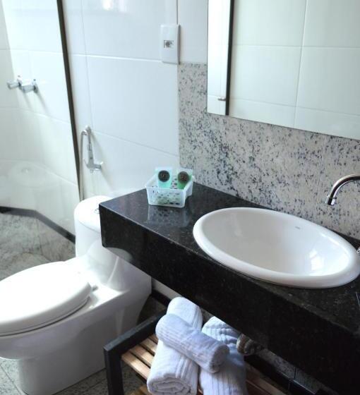 إستوديو سوبيريور, Di Genova