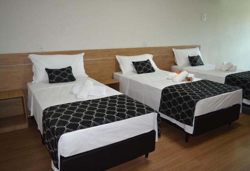 إستوديو سوبيريور, Di Genova