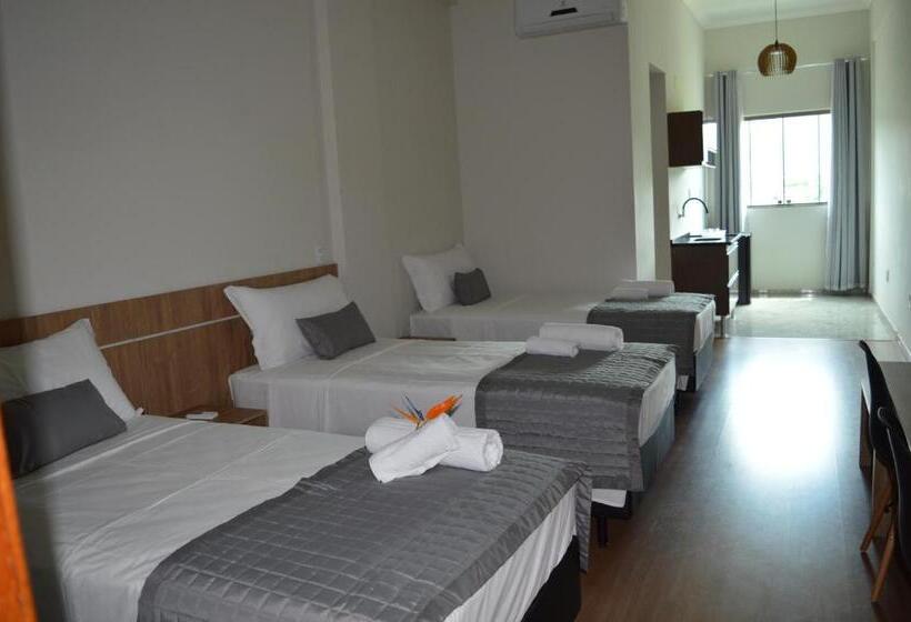 إستوديو سوبيريور, Di Genova