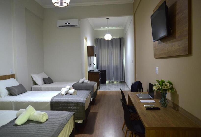 إستوديو سوبيريور, Di Genova