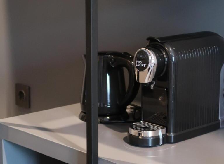 キングサイズベッドのデラックスルーム, Fhandika Boutique Inc