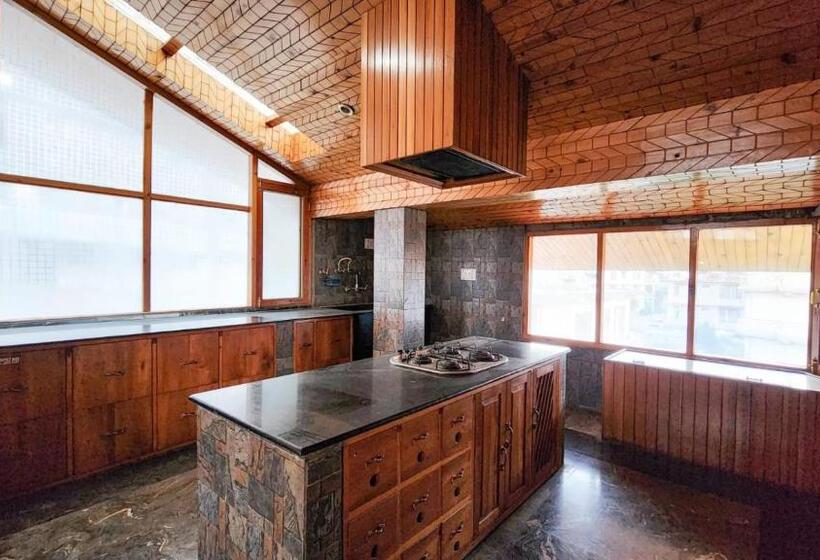 غرفة قياسية, Jubilant Express