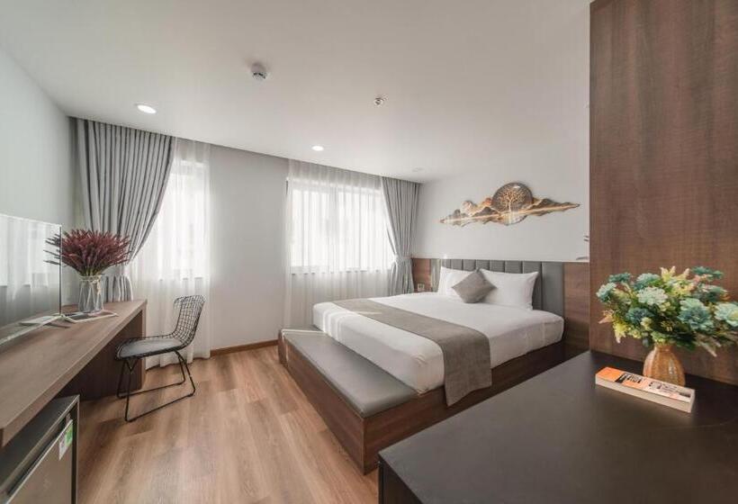 اتاق لوکس با تخت بزرگ, Khang S House