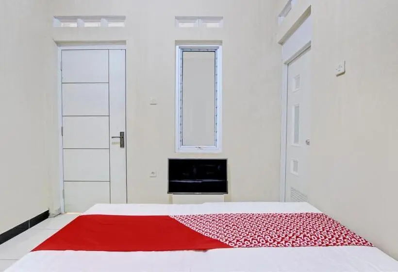 Habitació Estàndard, Oyo 93208 Guest House Cemara 2