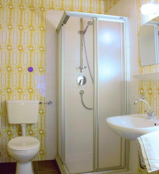 标准三人间, Rieplhof