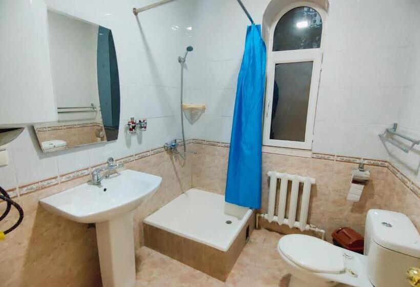 Habitació Estàndard, Zavq