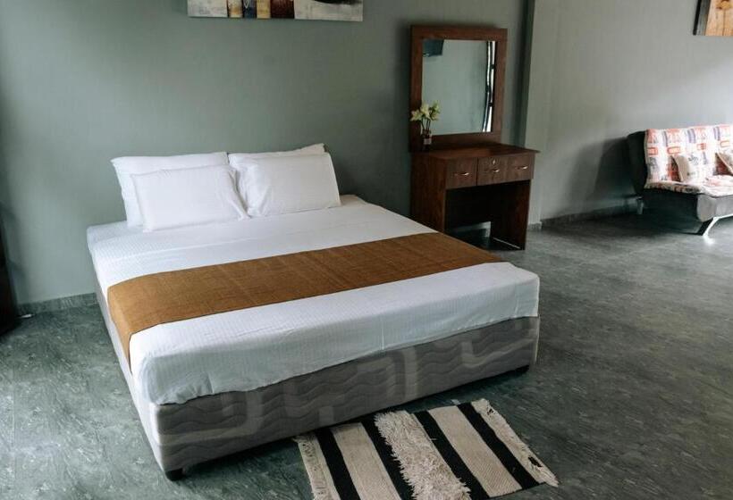 バルコニー付きスタンダードトリプルルーム, Amanzi Residence