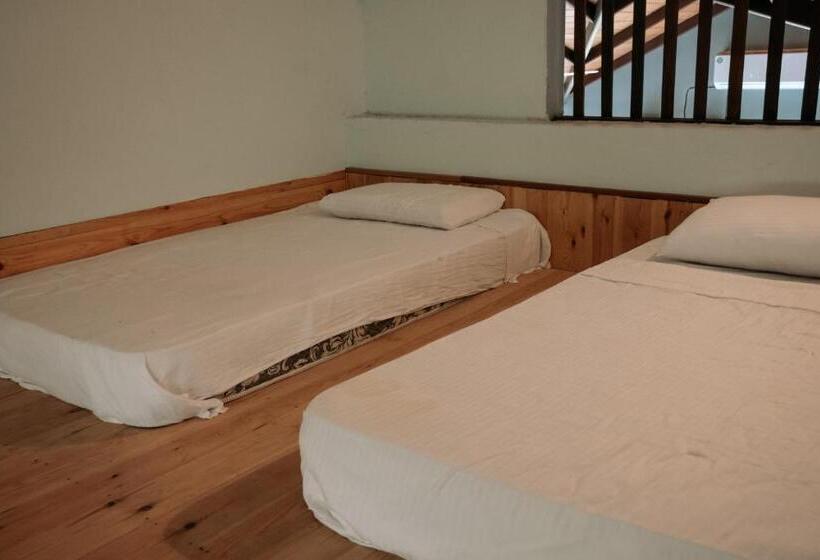 デラックスファミリールーム, Amanzi Residence