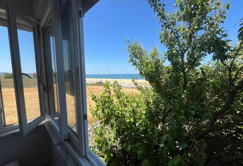 דירת חדר נוף לים, Airport Confort Guest House