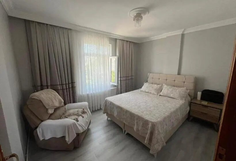 Huoneisto 1 Makuuhuone Merinäkymä, Airport Confort Guest House