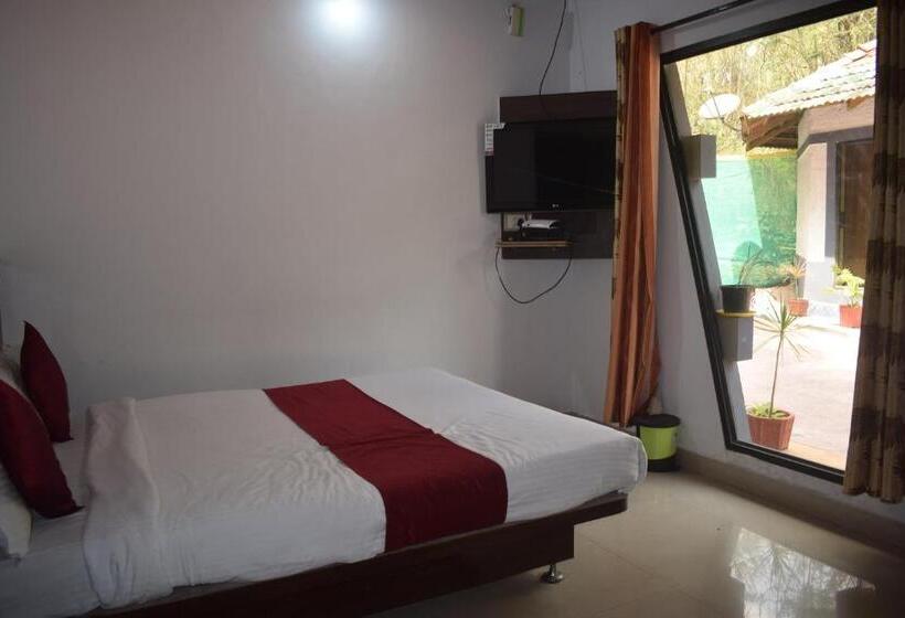 Четырехместный Номер Deluxe, Coorg Anekadu Resort