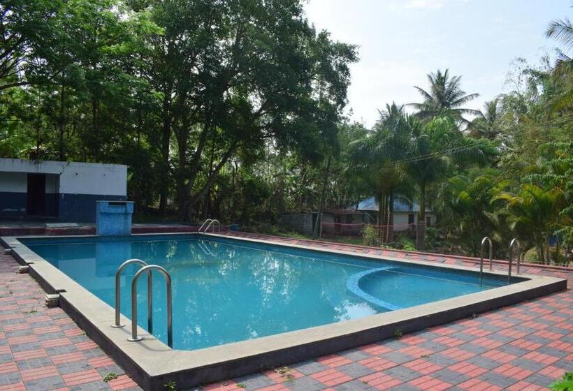 Номер Deluxe, Coorg Anekadu Resort
