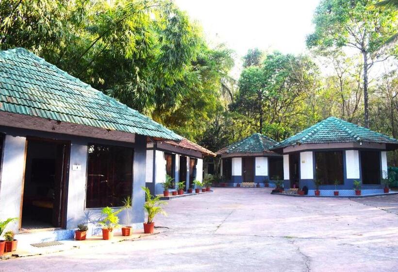 Четырехместный Номер Deluxe, Coorg Anekadu Resort