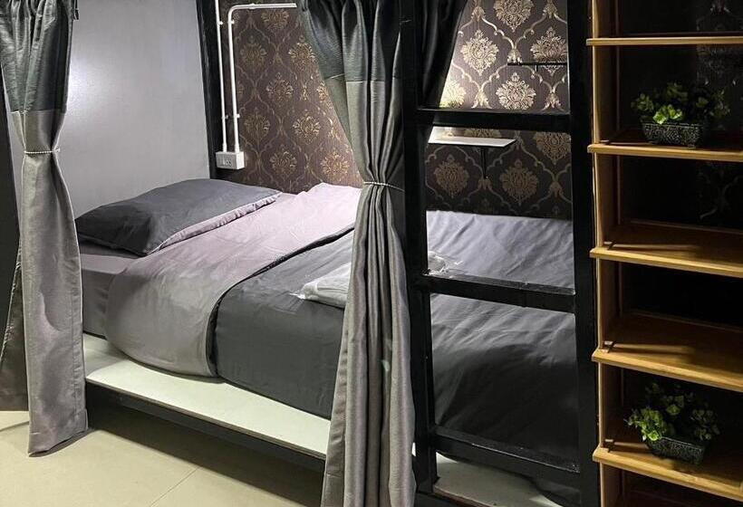 ルームシェアのワンベッド, Future Hostel Pattaya