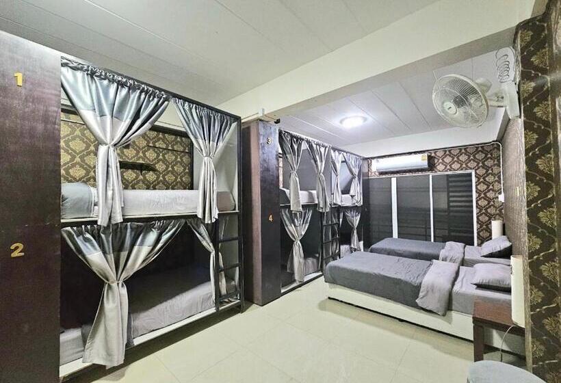 Кровать в Общей Комнате, Future Hostel Pattaya