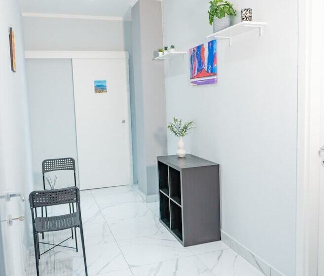 اتاق لوکس, Hostel Partenope