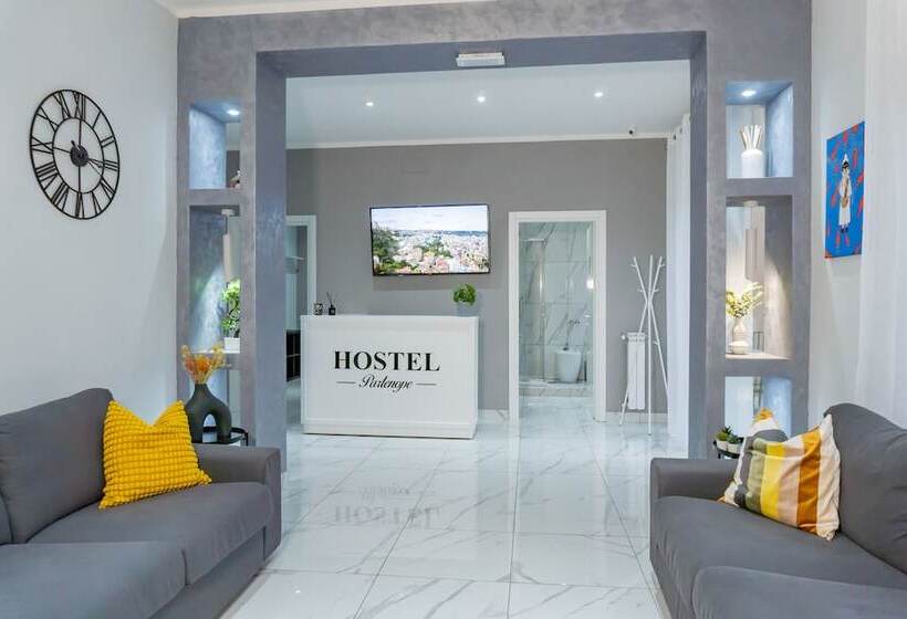 اتاق لوکس, Hostel Partenope