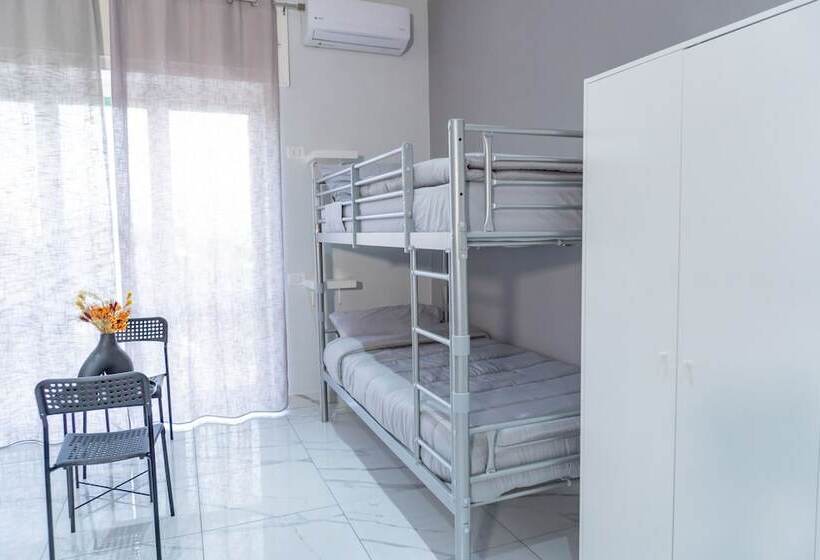 اتاق لوکس, Hostel Partenope