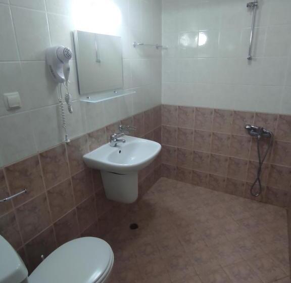 غرفة قياسية مزوَّدة بتراس, хотел андре