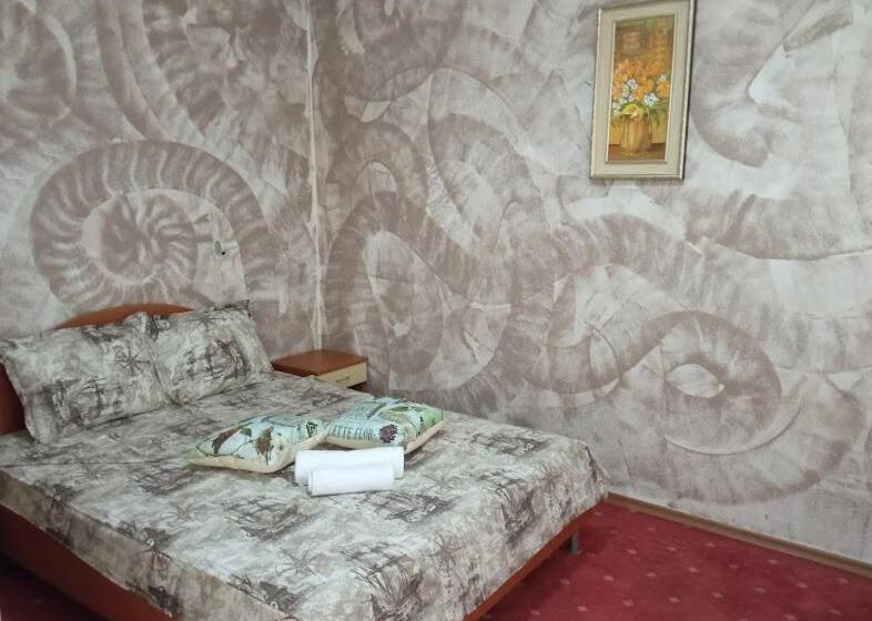 غرفة قياسية مزوَّدة بتراس, хотел андре