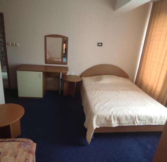 غرفة قياسية ثلاثية ذات اطلالة, хотел андре