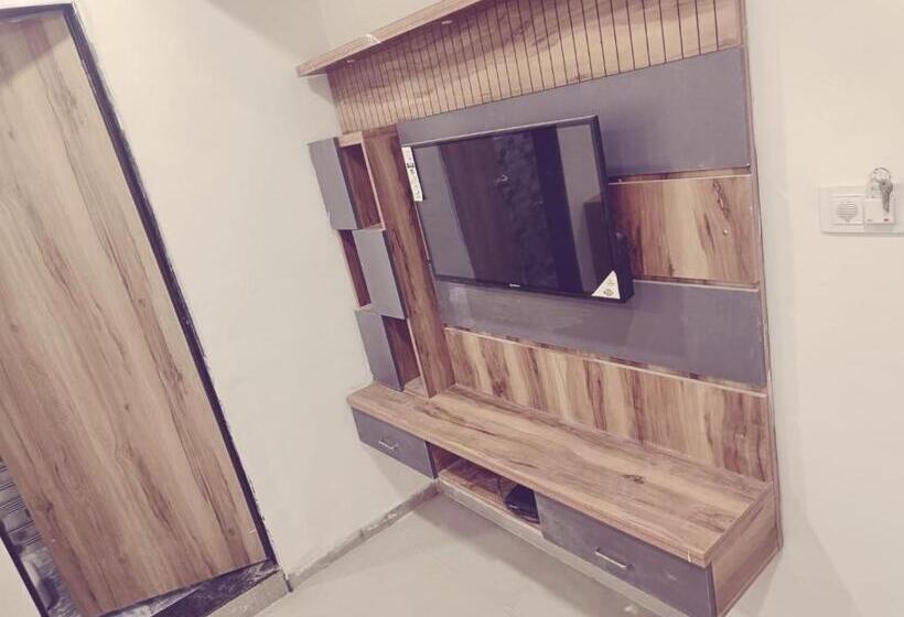 غرفة ديلوكس, Krishna Hotel Gandhinagar