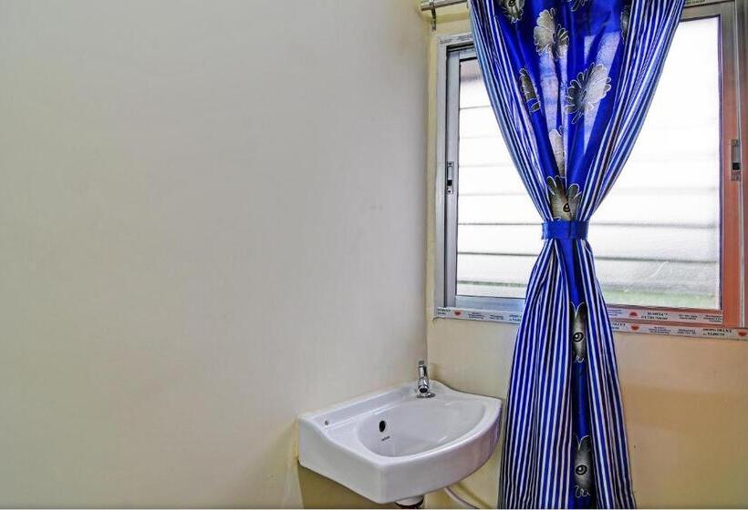 Classic Kolmen Hengen Huone, Oyo The Glory