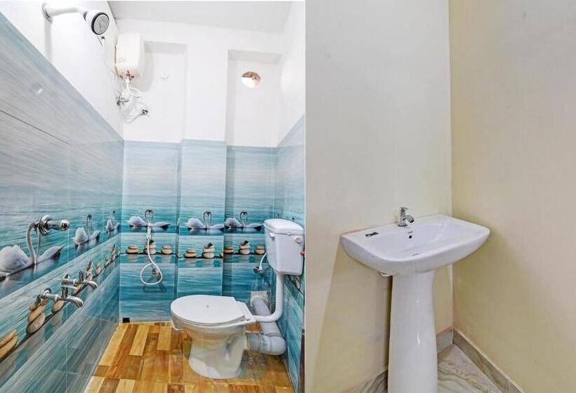 Classic Kolmen Hengen Huone, Oyo The Glory