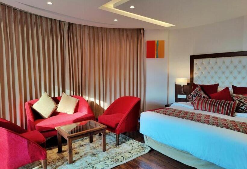 스탠다드 룸 킹사이즈 침대, Royal Retreat   Shimla