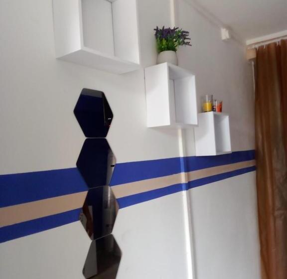 اتاق استاندارد, Le Caferoom Club