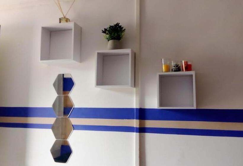 اتاق استاندارد, Le Caferoom Club