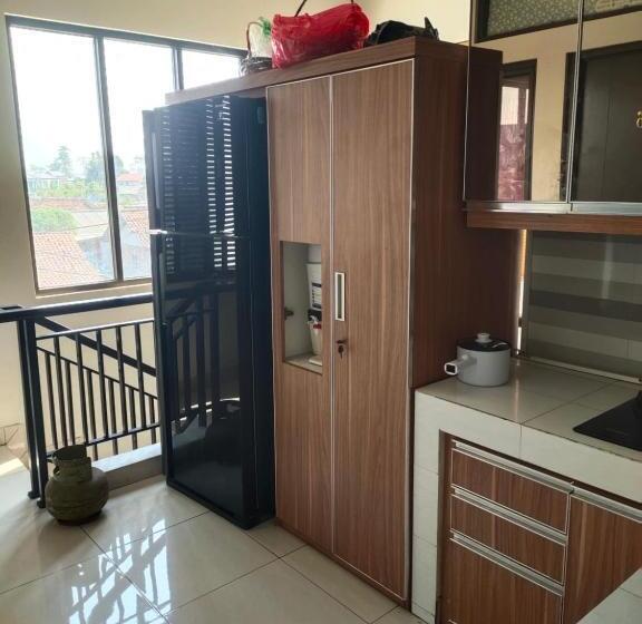 Кровать в Общей Комнате, G15