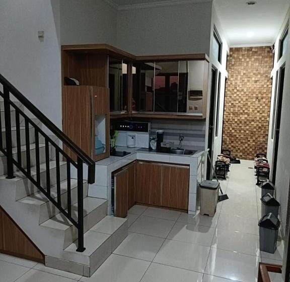 Кровать в Общей Комнате, G15