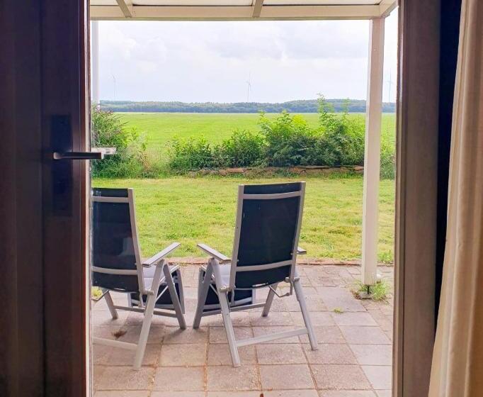 ガーデンビュースタンダード４ベッドルーム, B&b Villa Artem