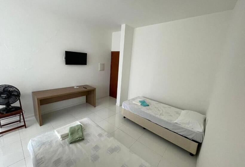 غرفة قياسية, Shalom Flat