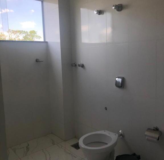 غرفة قياسية, Shalom Flat