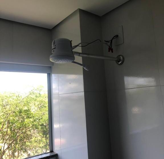 غرفة قياسية, Shalom Flat