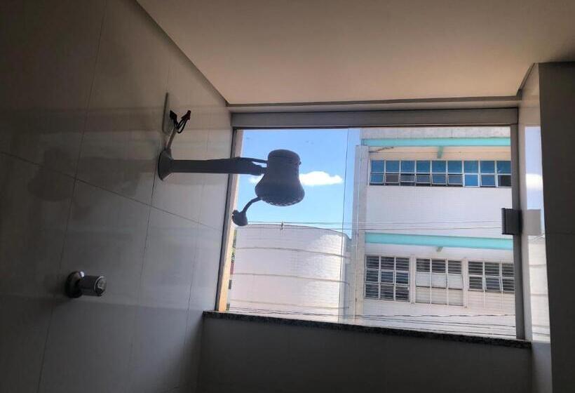 غرفة قياسية رباعية, Shalom Flat