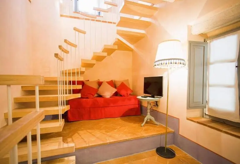 Huoneisto 1 Makuuhuone, Isa Farmhouse With Swimming Pool Just 20 Minutes From Arezzo, Apartments With Panoramic Views