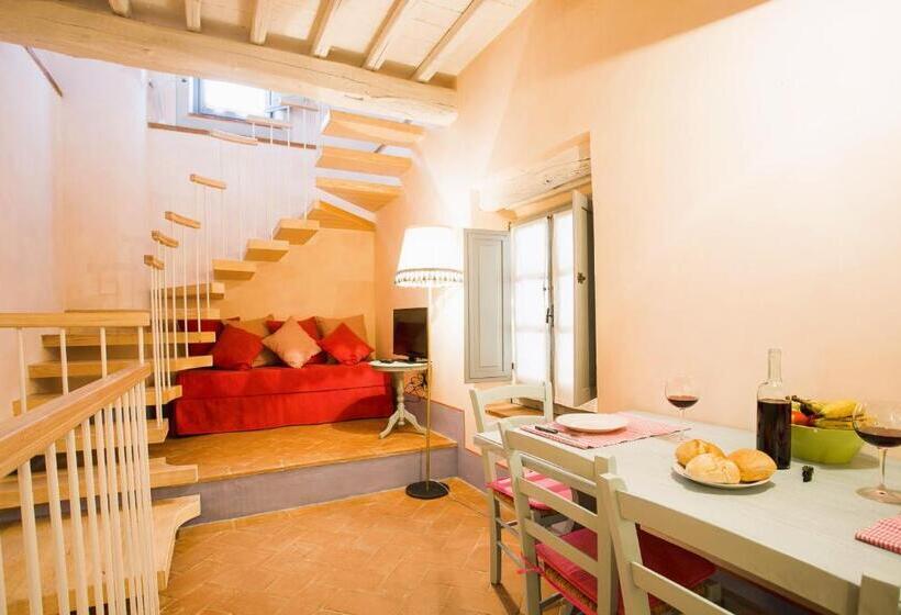 Апартаменты 1 Спальня, Isa Farmhouse With Swimming Pool Just 20 Minutes From Arezzo, Apartments With Panoramic Views