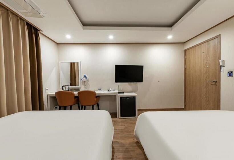 4 Bett Standardzimmer, Rex