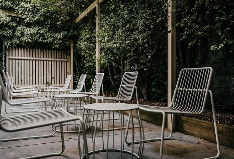 キングサイズベッドのスタンダードルーム, The Amalfi Minimalist Room 504