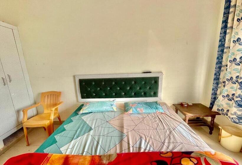 Номер Стандарт с Балконом, Garg Complex Guesthouse