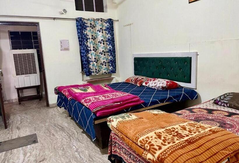 Трехместный Номер Deluxe, Garg Complex Guesthouse