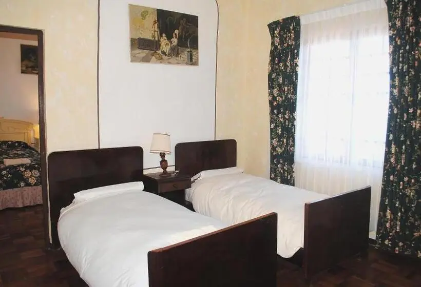 اتاق استاندارد چهار تخته, Hostal La Chacarilla